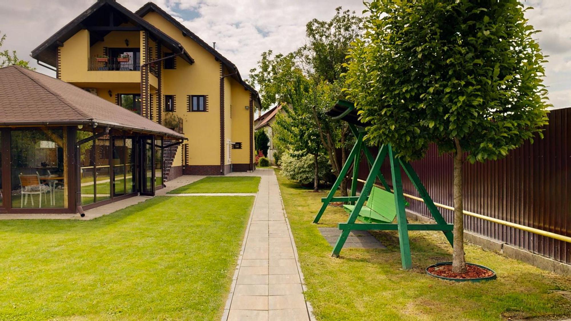 Janine Garden Hotell Braşov Eksteriør bilde